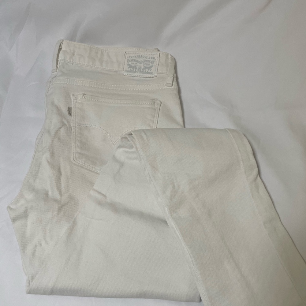 Levi's Women's Cream Straight Leg Jeans